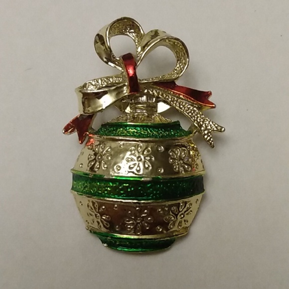 Christmas Fun Brooch Lot of 3 Santa, Ornament, Cat Red Green Goldtone - Picture 2 of 11